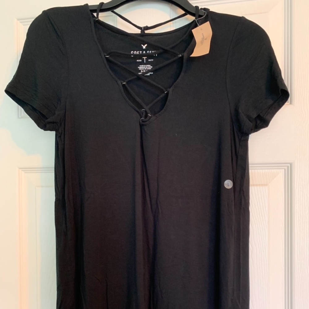 American eagle v neck+cute design!